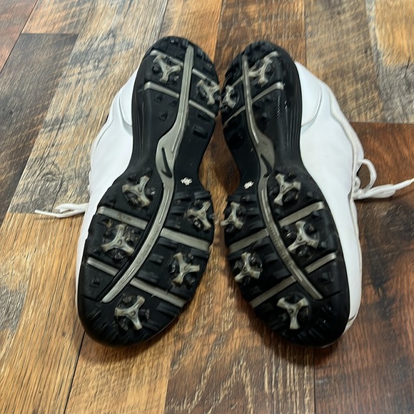 Nike White and Black Mens Golf Shoes - Picture 4 of 8